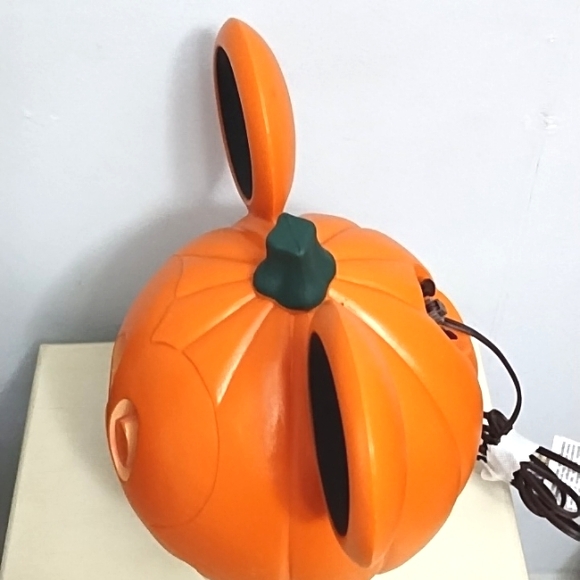 Disney Mickey Mouse Halloween Blow Mold 11" Pumpkin Jack-o'-lantern Decorations - Picture 5 of 10